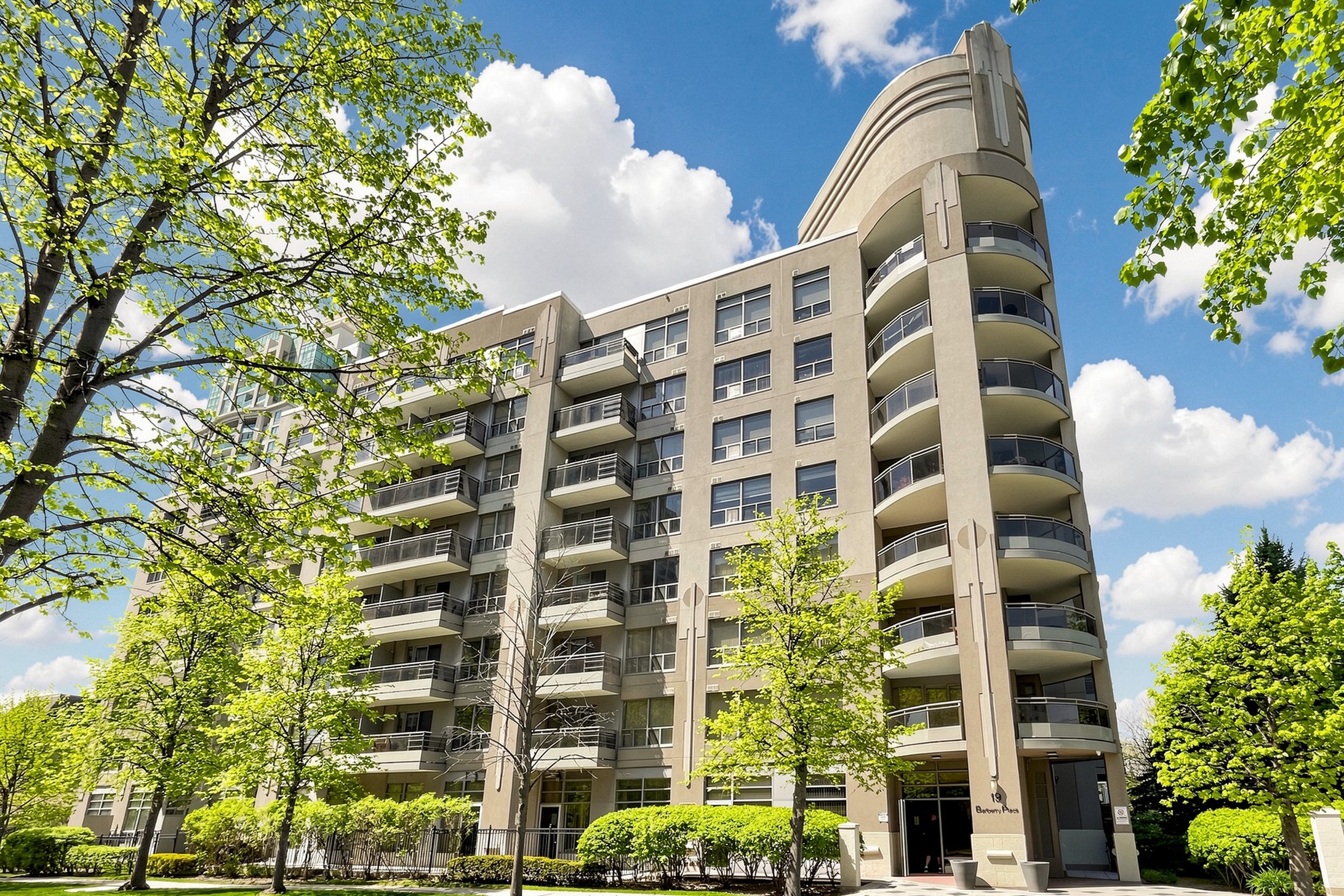 19 Barberry Place, Unit 513 exterior